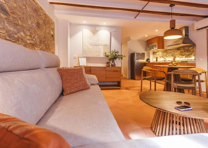 Bravissimo Calderers El Cavall, In The Old Town Apartment *